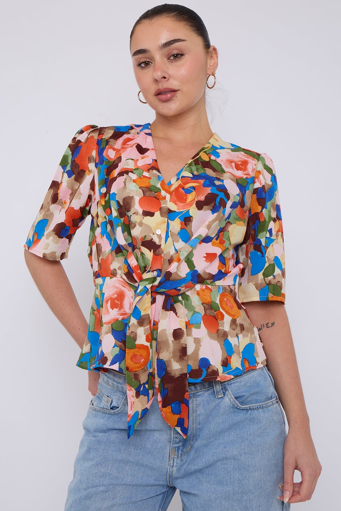 Orange Roses Print Short Sleeve Knotted Top