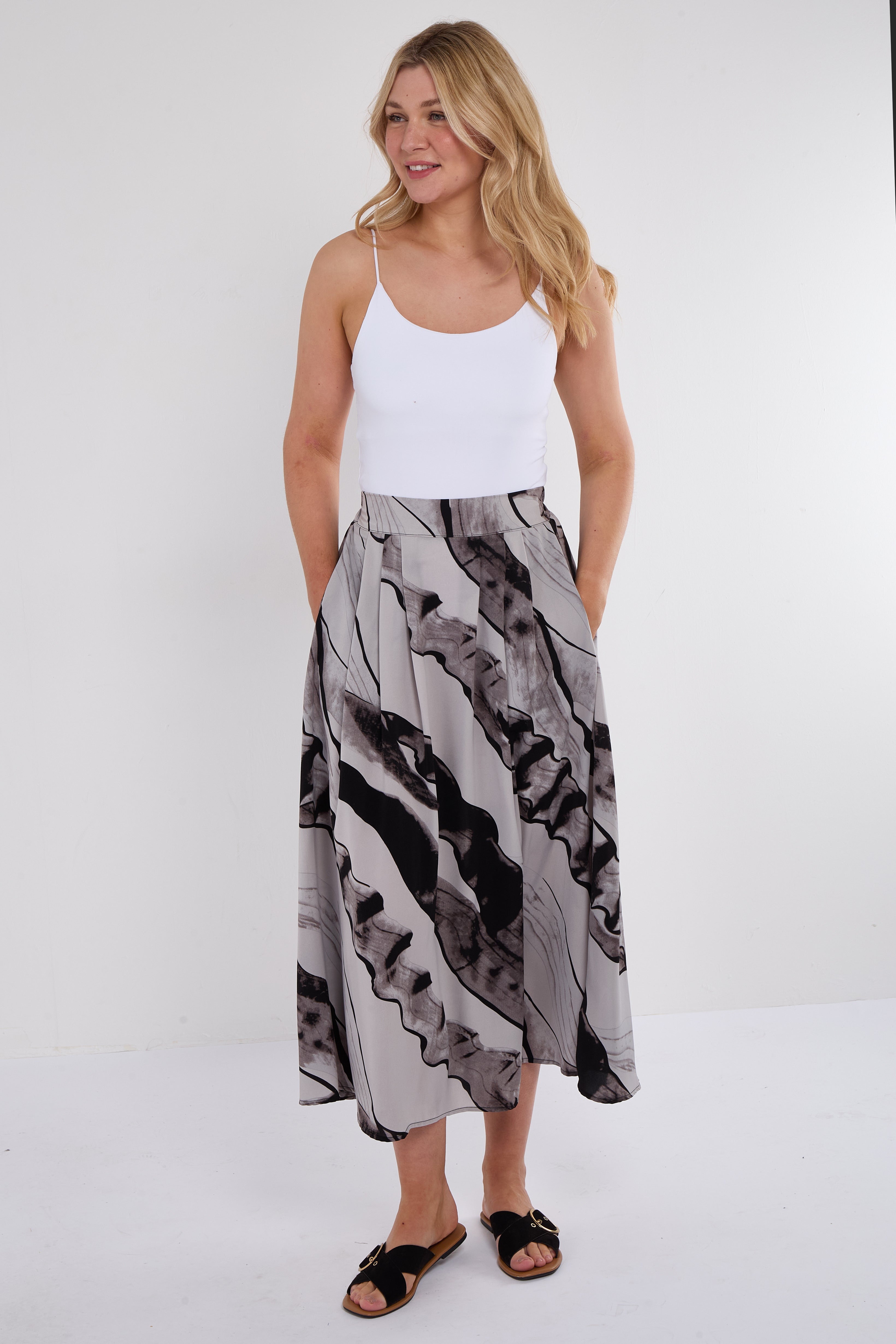 Grey Abstract Print Pleated Maxi Skirt