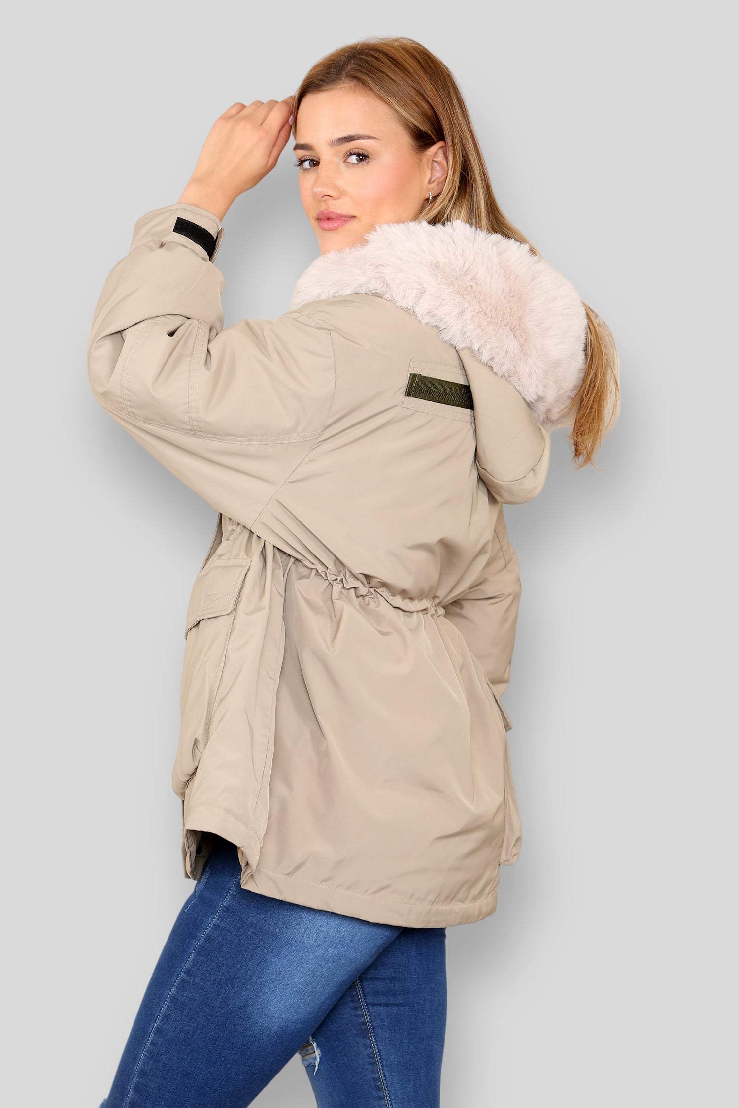 Love Sunshine Round Badge Hooded Beige Puffer Jacket with Pockets LS-23MA